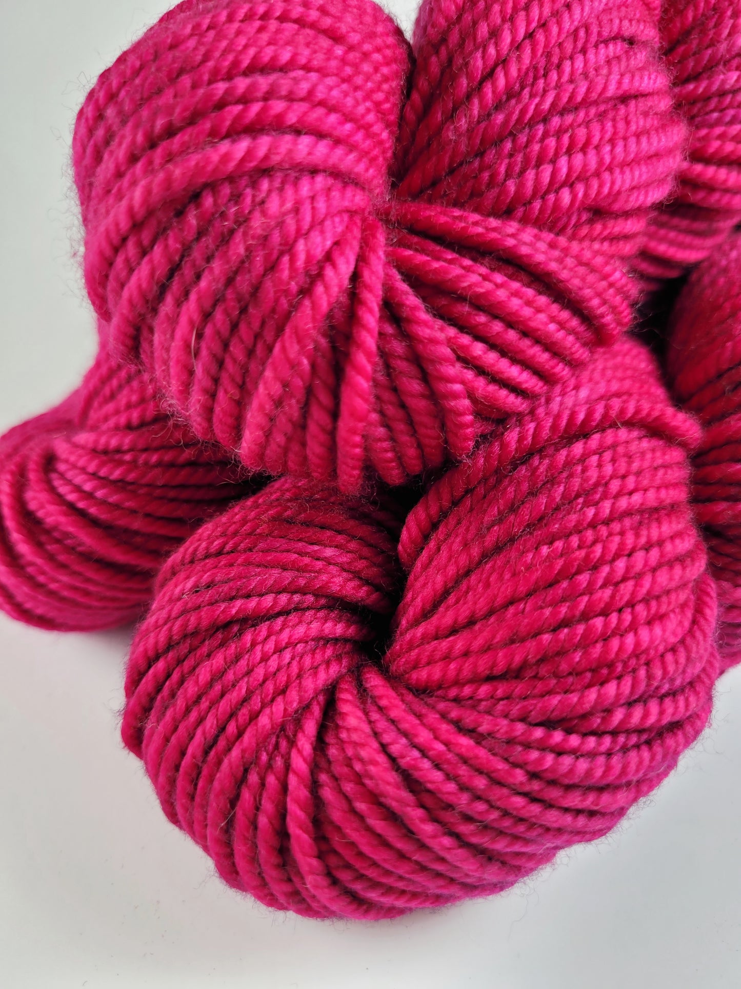Bouncy Wool-Bulky, Color: Magenta Mystery